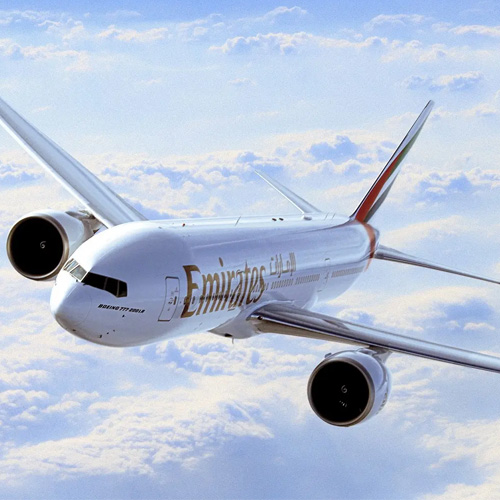 Kompatibilität von Flugzeuginnenflächen mit 222-nm-Fern-UV-Lichteinwirkung